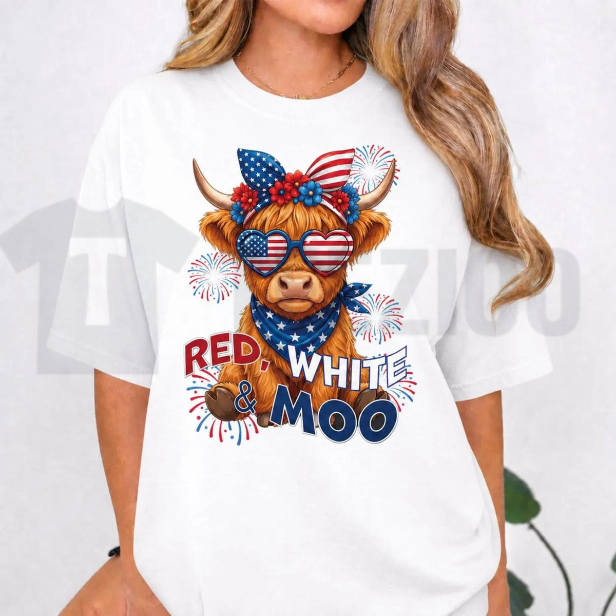 Red White and Moo Highland Cow Cute 4th of July Patriotic Graphic T-Shirt